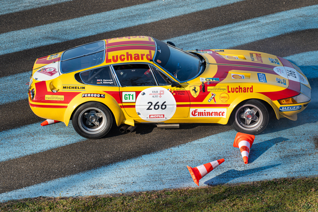 Ferrari dans l’échappatoire format site web 2
